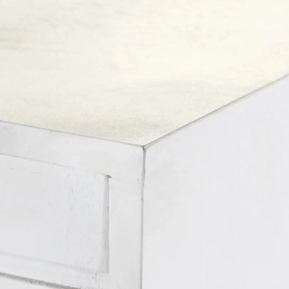 Aparador Relevo Branco com Acabamentos em Dourado