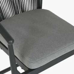 Cadeira Alta de Metal e Rattan Preta