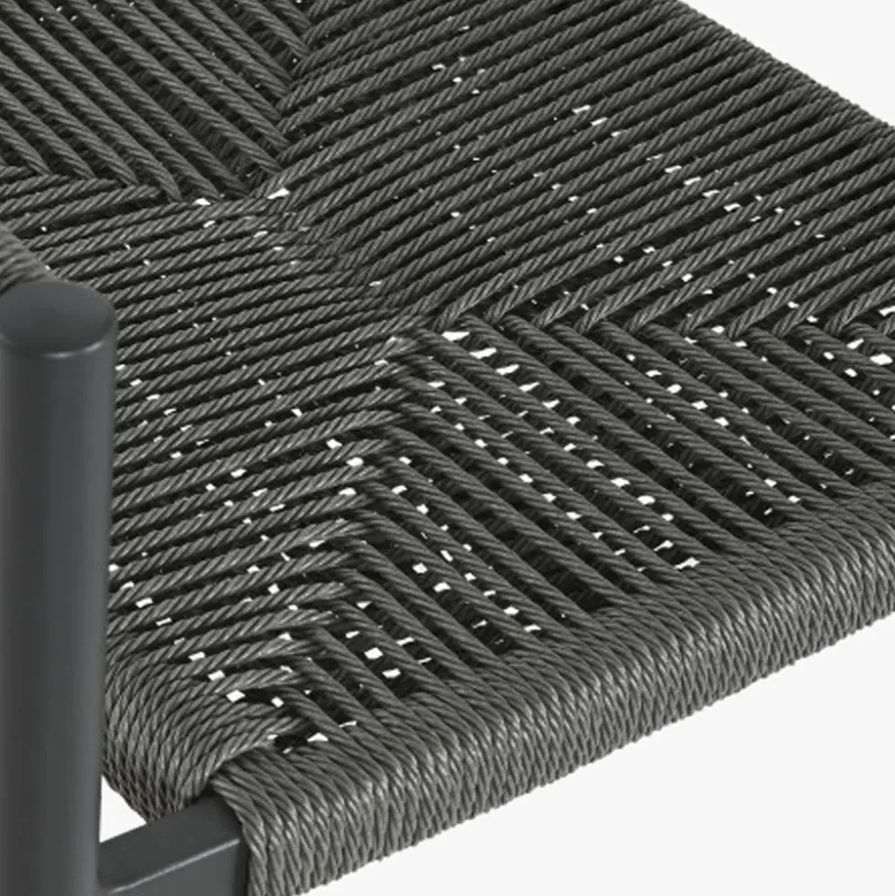 Cadeira de Metal e Rattan Preta