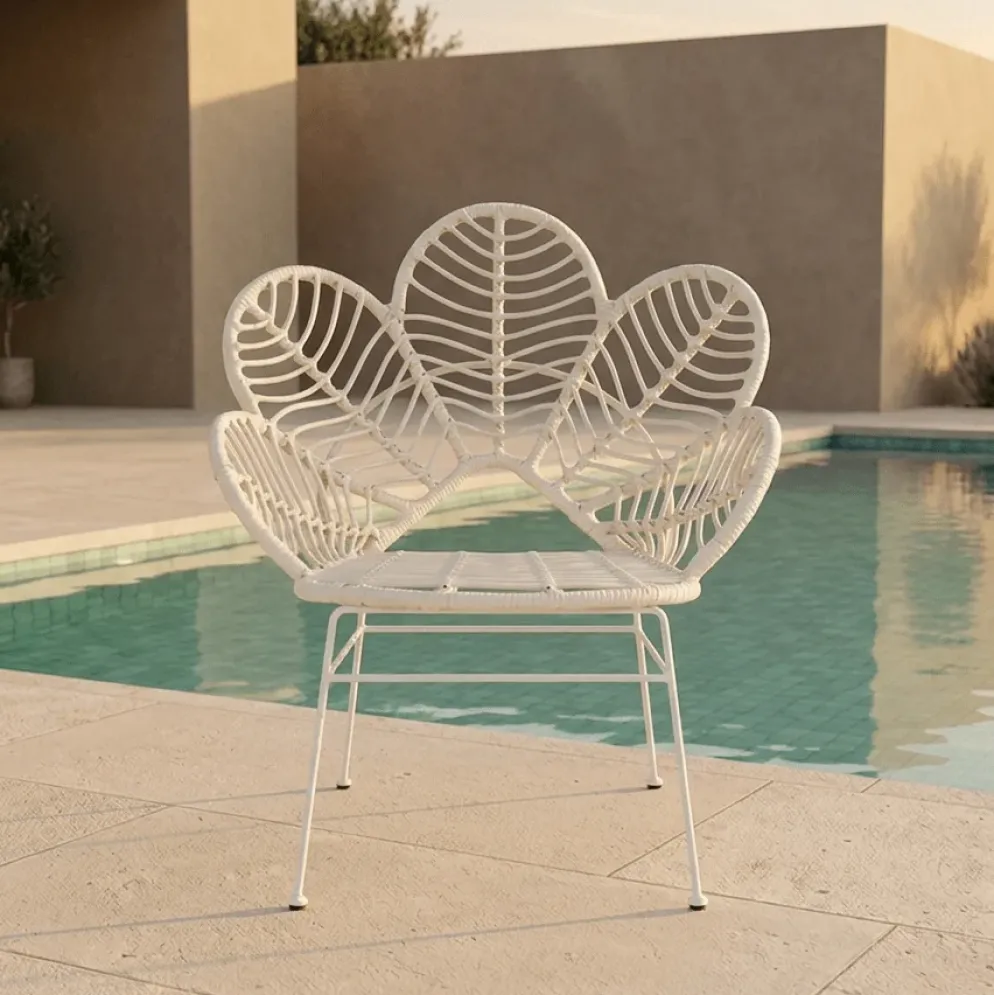 Cadeira em Metal e Rattan Folhas Branca