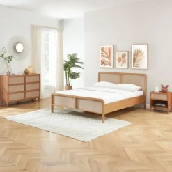 Cama com Cabeceira em Linho
