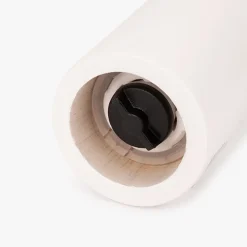 Moinho de madeira branco