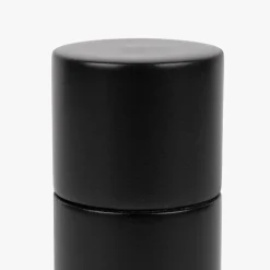 Moinho de madeira preto