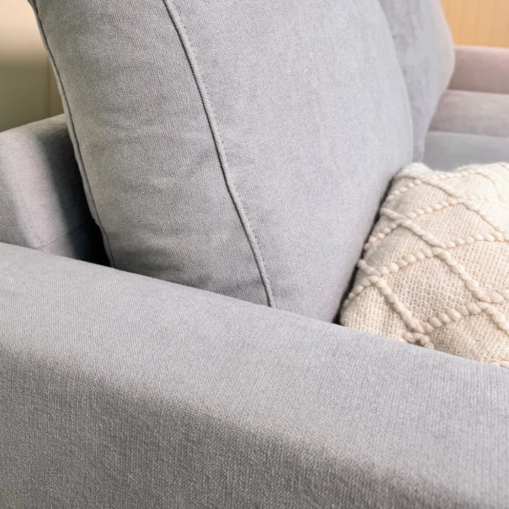 Sofá compacto com chaise longue reversível